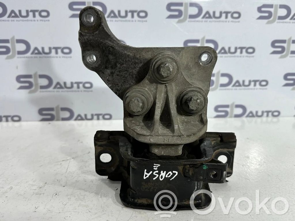 Opel Corsa E Engine mount bracket 