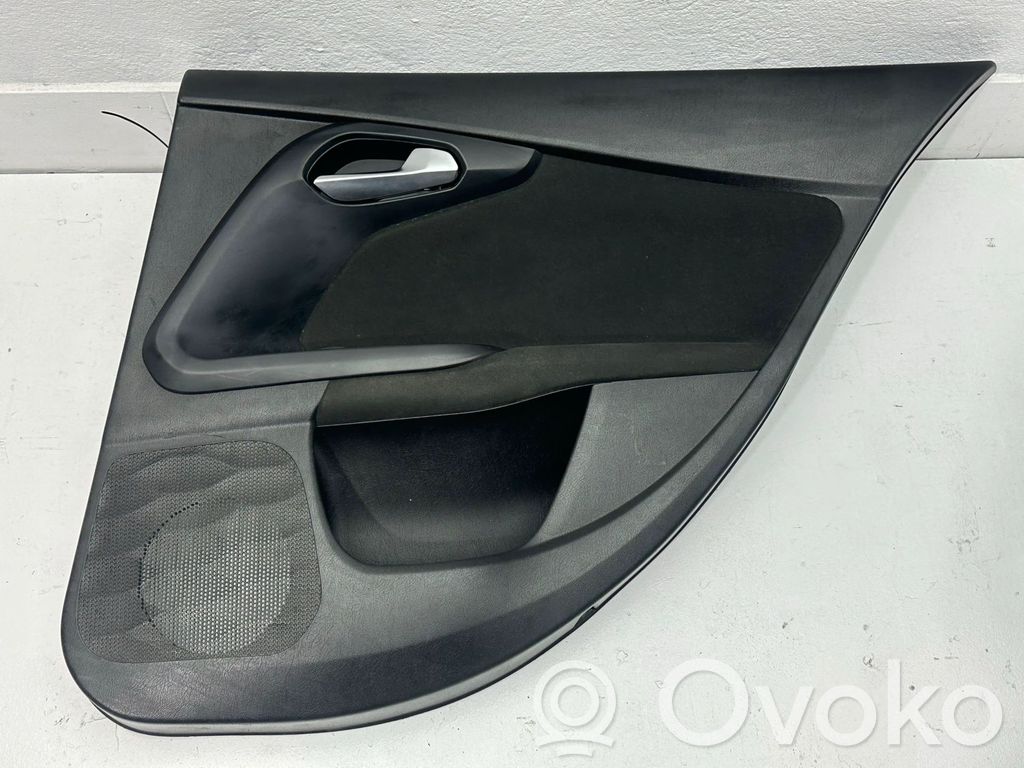 Fiat Tipo Apšuvums aizmugurējām durvīm 