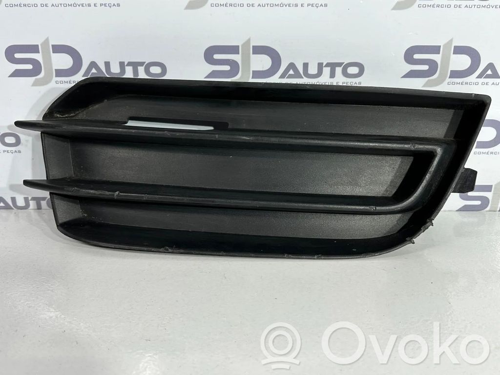 Front grill   8X0807682