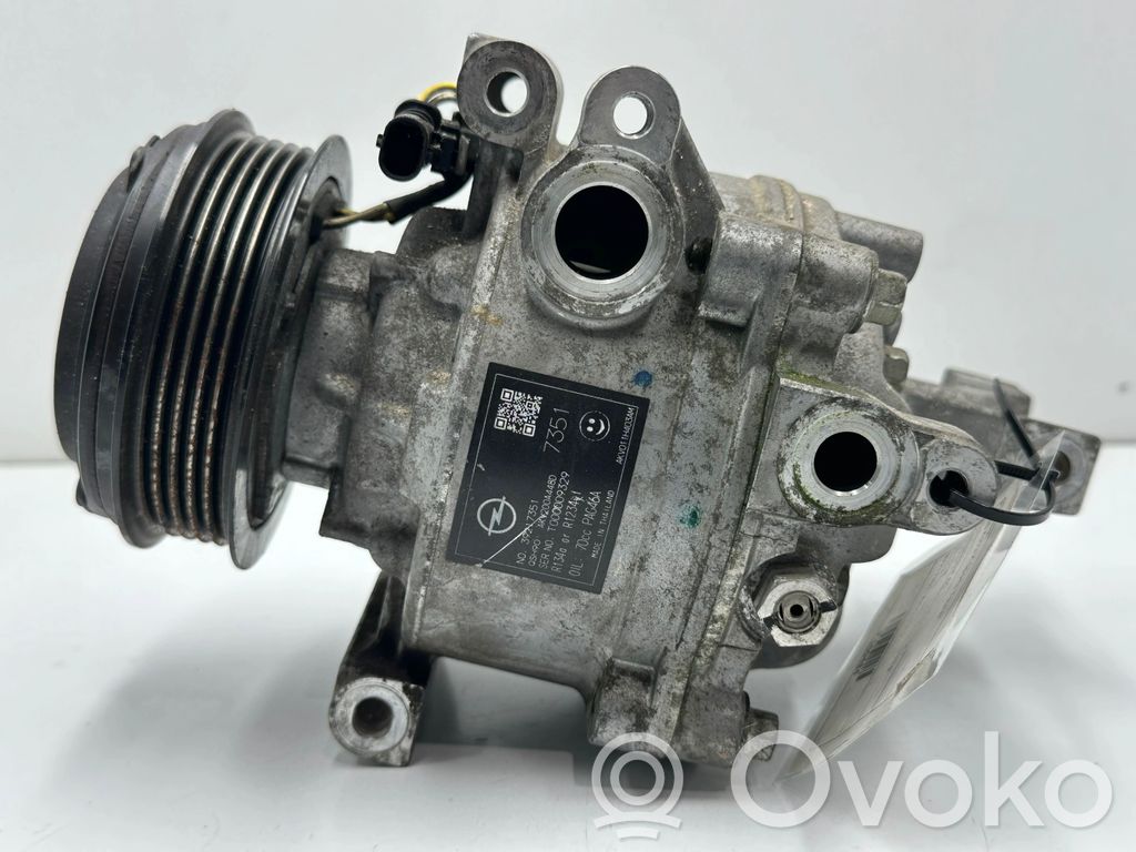 Air conditioning (A/C) compressor (pump)   39217351,AKV200A448D