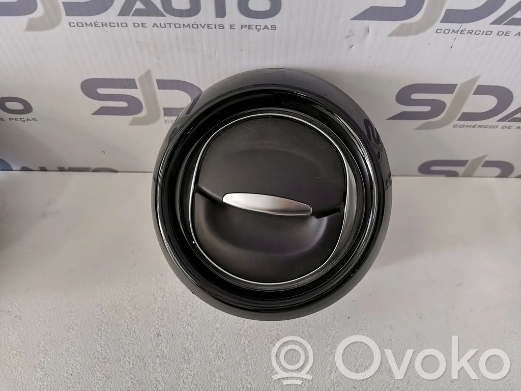Renault Captur Rejilla de ventilación central del panel 