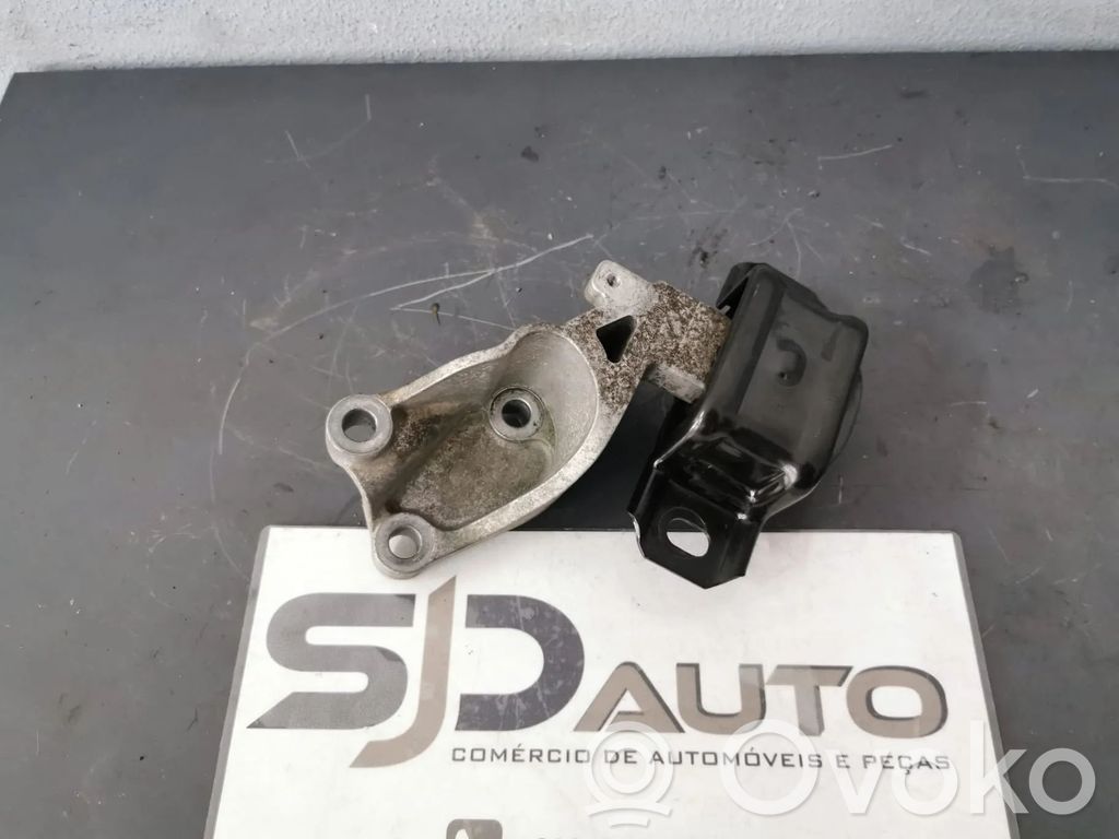 Gearbox mount   A4513570601