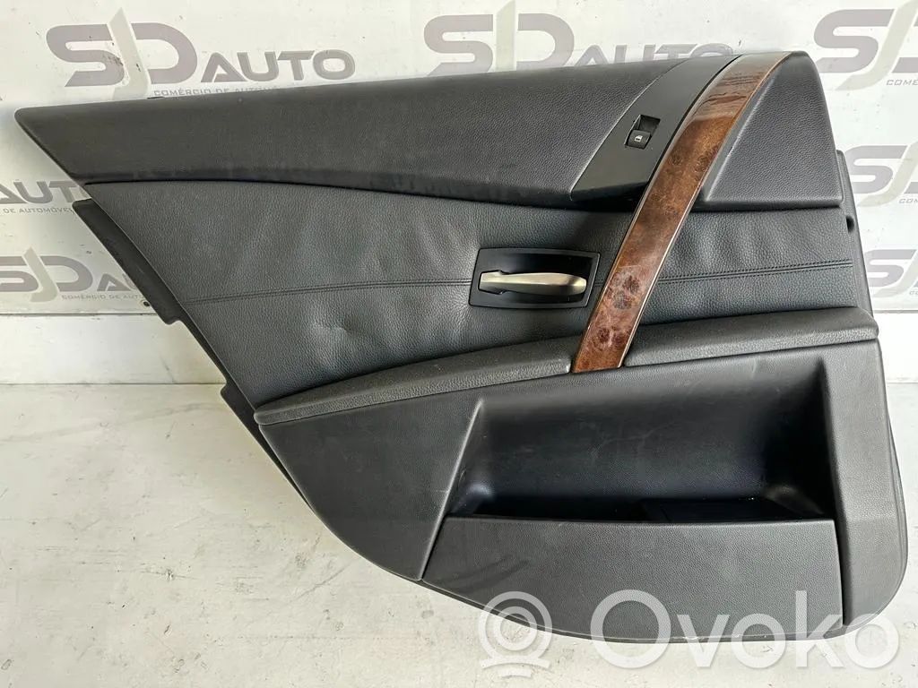 Apšuvums aizmugurējām durvīm   E344945