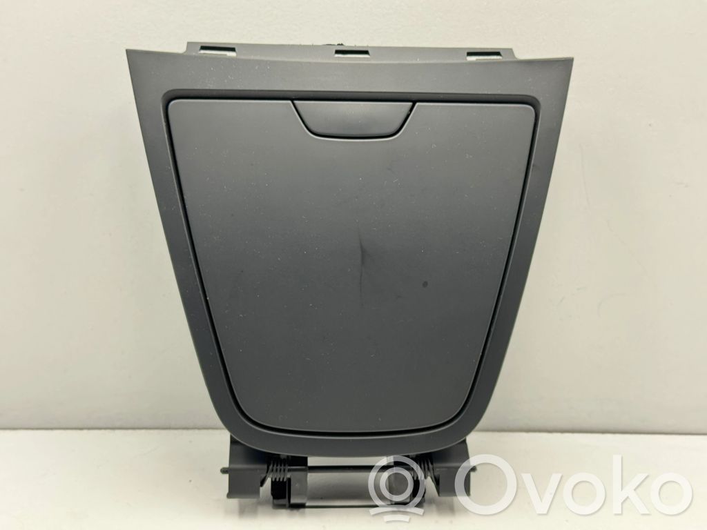 Glove box   00227631,00227629,00230418
