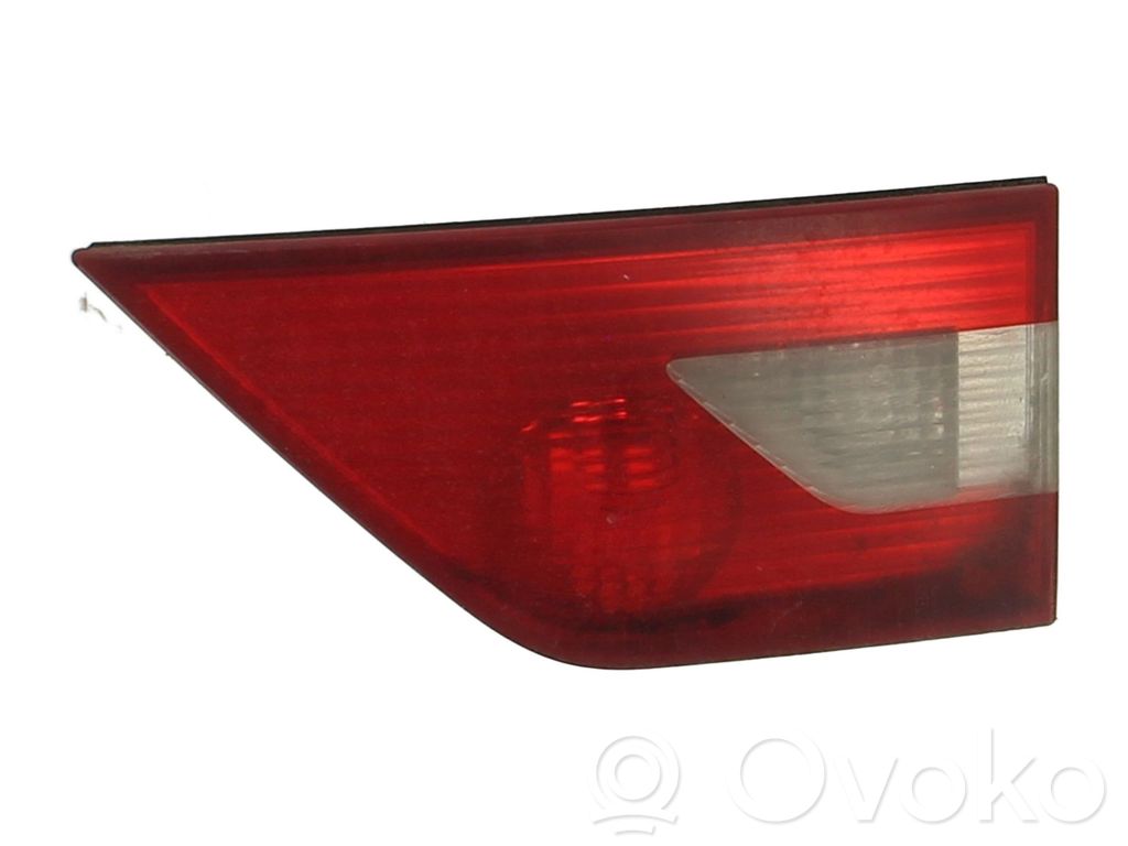 BMW X3 E83 Takaluukun takavalot 