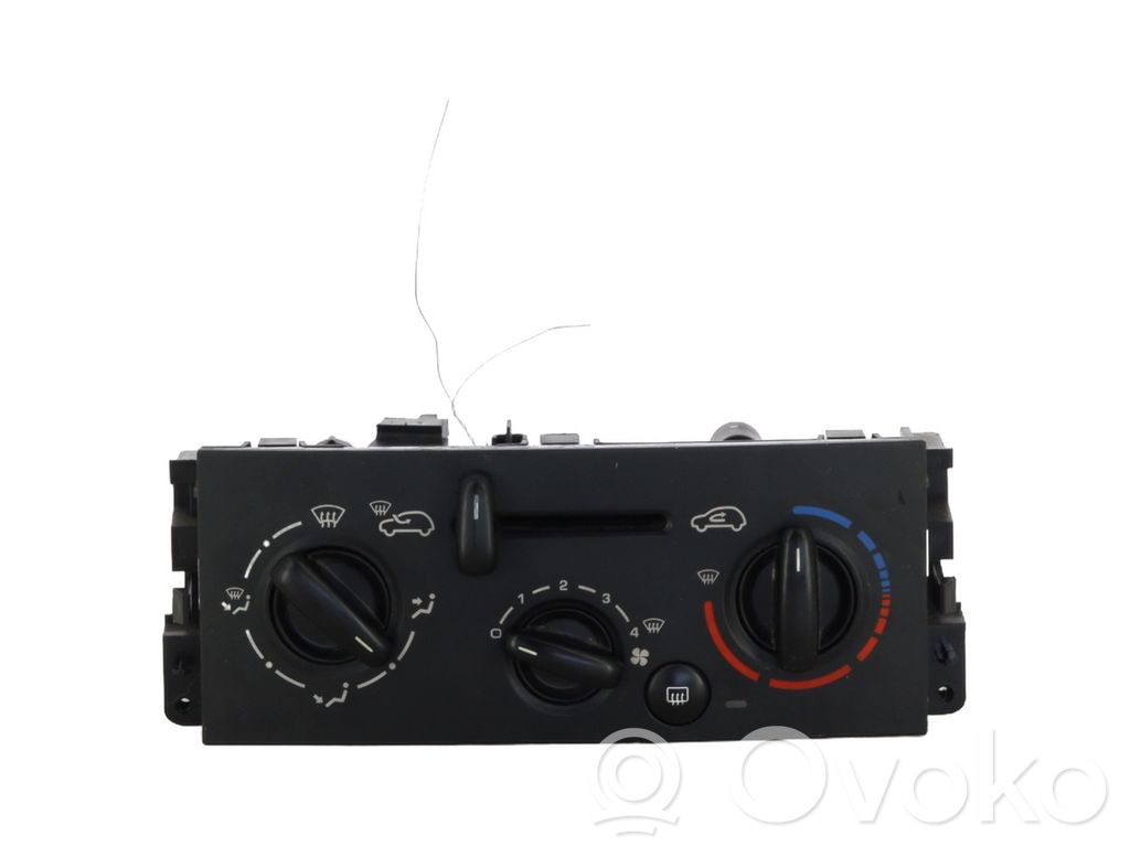 Peugeot 207 Climate control unit 