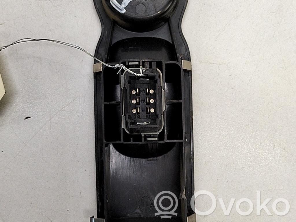 Interruptor del elevalunas eléctrico   8200214936