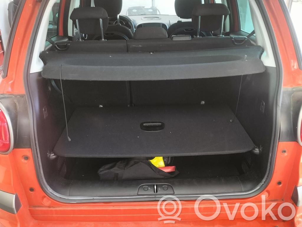 Fiat 500L Hattuhylly 