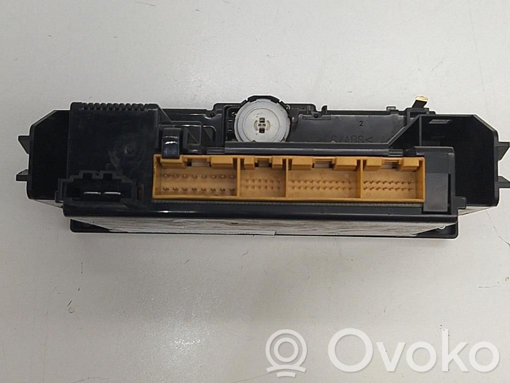 Audi A4 S4 B5 8D Climate control unit 