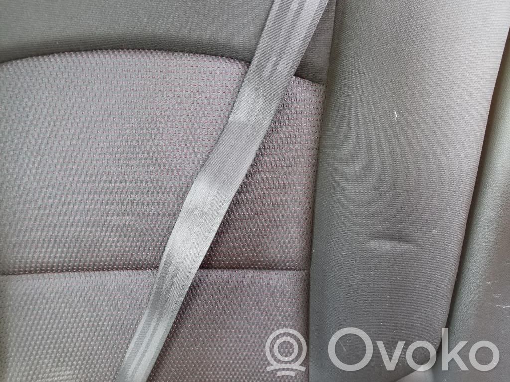 Mazda 3 I Cinturón trasero 