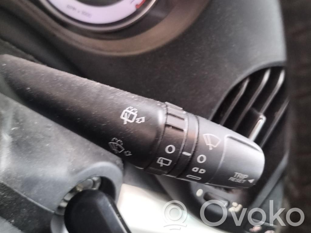 Fiat 500L Wiper turn signal indicator stalk/switch 