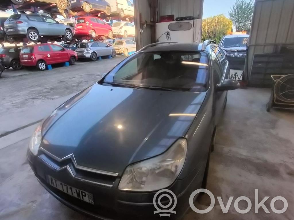 Citroen C5 Zwrotnica koła przedniego 