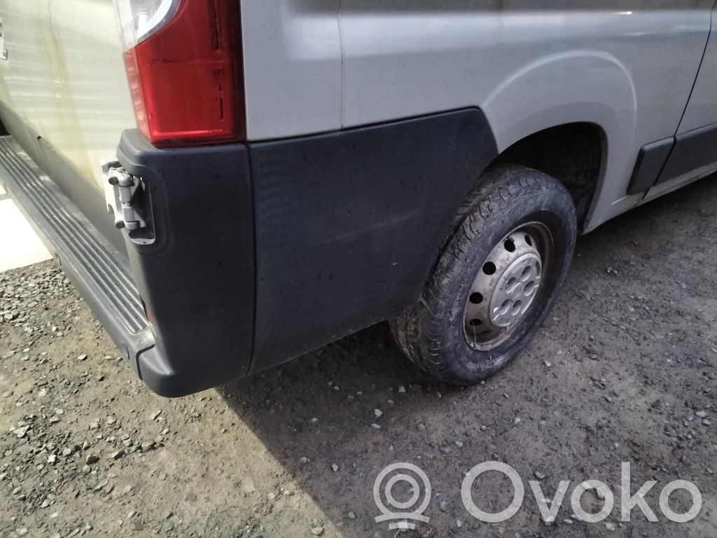 Citroen Jumper Moldura de la esquina del parachoques trasero 