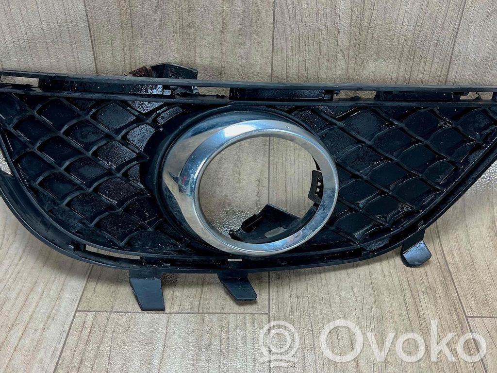 Mercedes-Benz CLS C218 X218 Kratka dolna zderzaka przedniego 