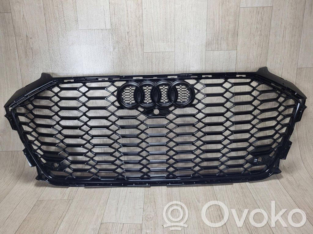 Audi RS4 B9 Etupuskurin ylempi jäähdytinsäleikkö 