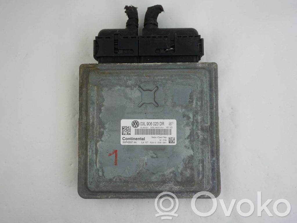 Volkswagen Golf VI Engine control unit/module 