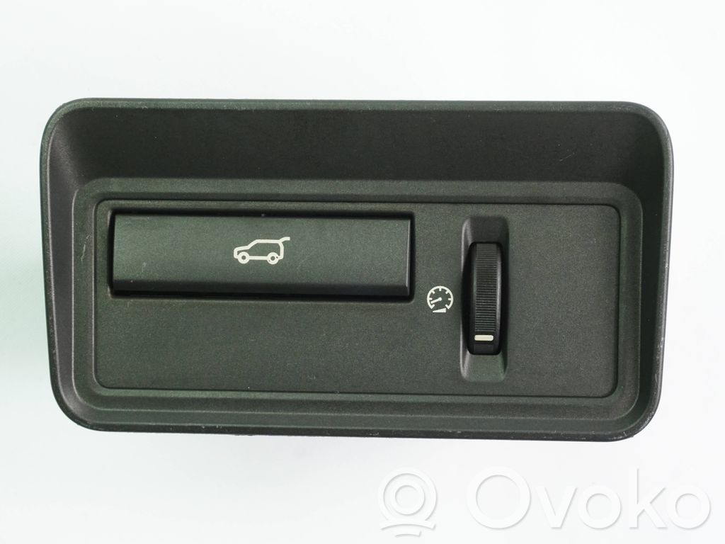 Tailgate/boot open switch button   BJ3211654BB,97692