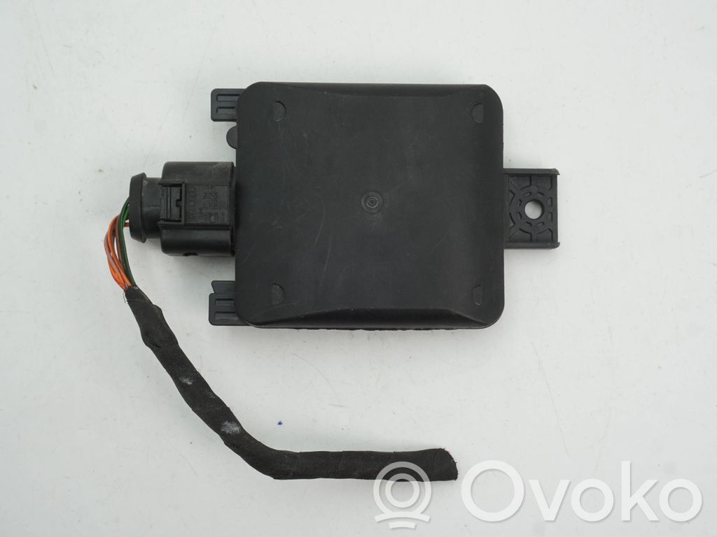 Volkswagen PASSAT B8 Blind spot module 