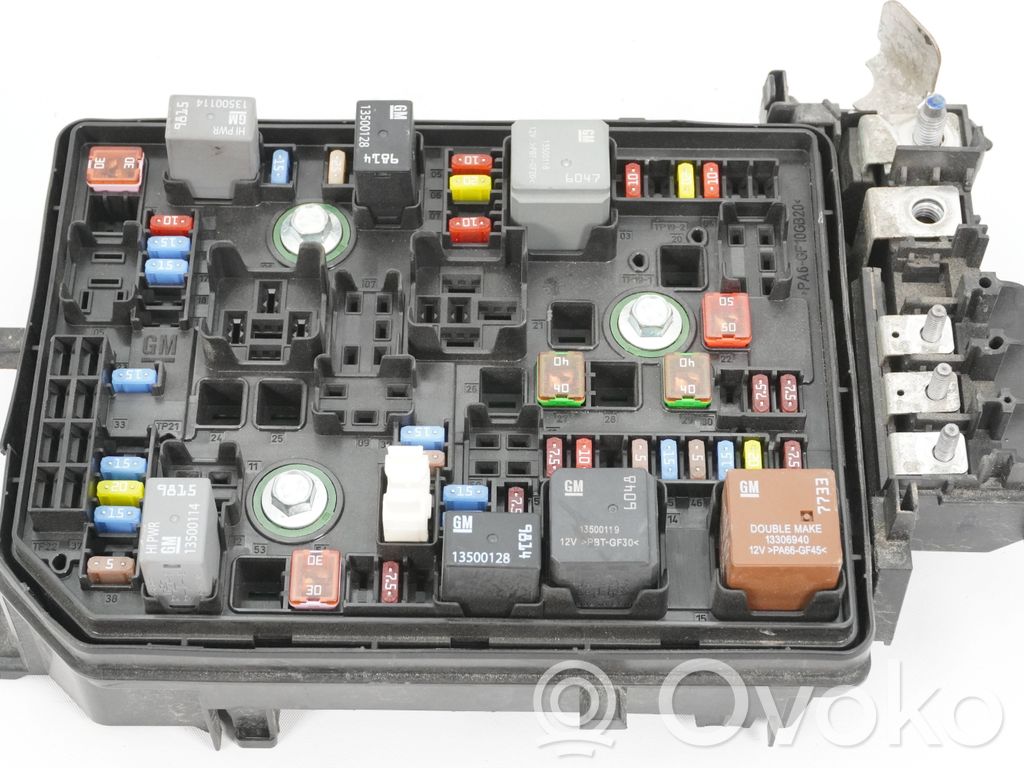 Opel Astra K Módulo de fusible 