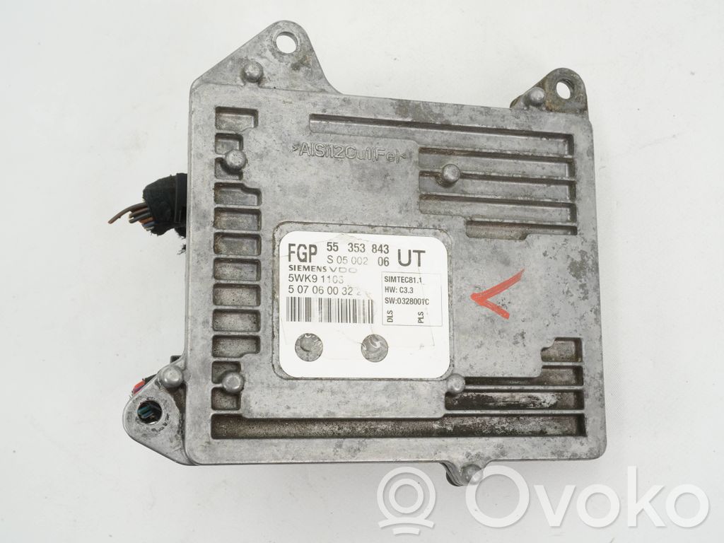 Opel Zafira B Engine control unit/module 