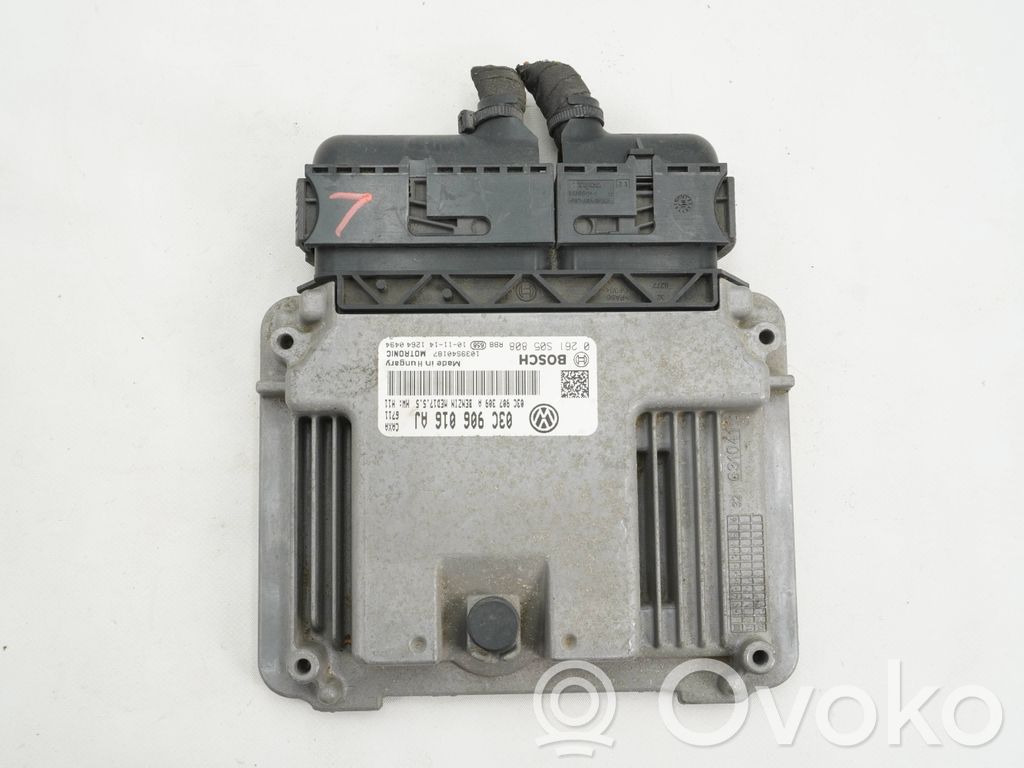 Volkswagen Golf VI Engine control unit/module 