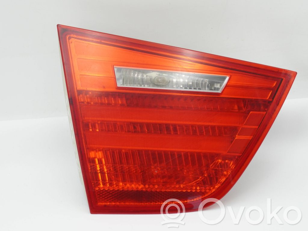 BMW 3 E90 E91 Galinis žibintas dangtyje 
