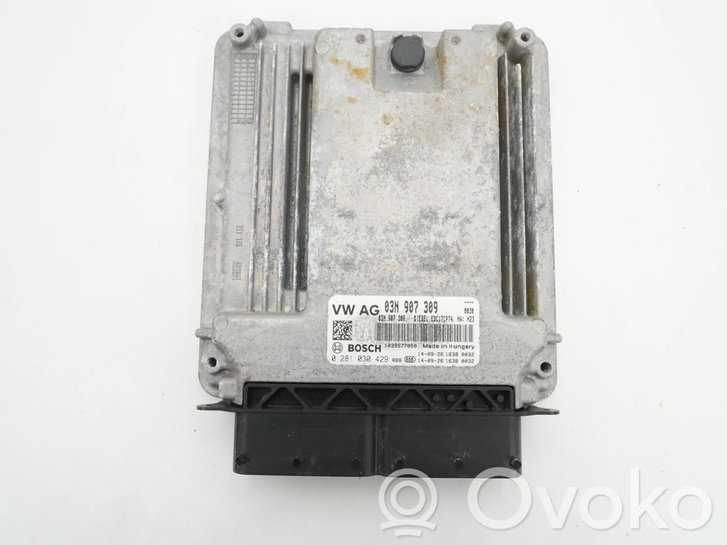 Volkswagen PASSAT B8 Engine control unit/module 