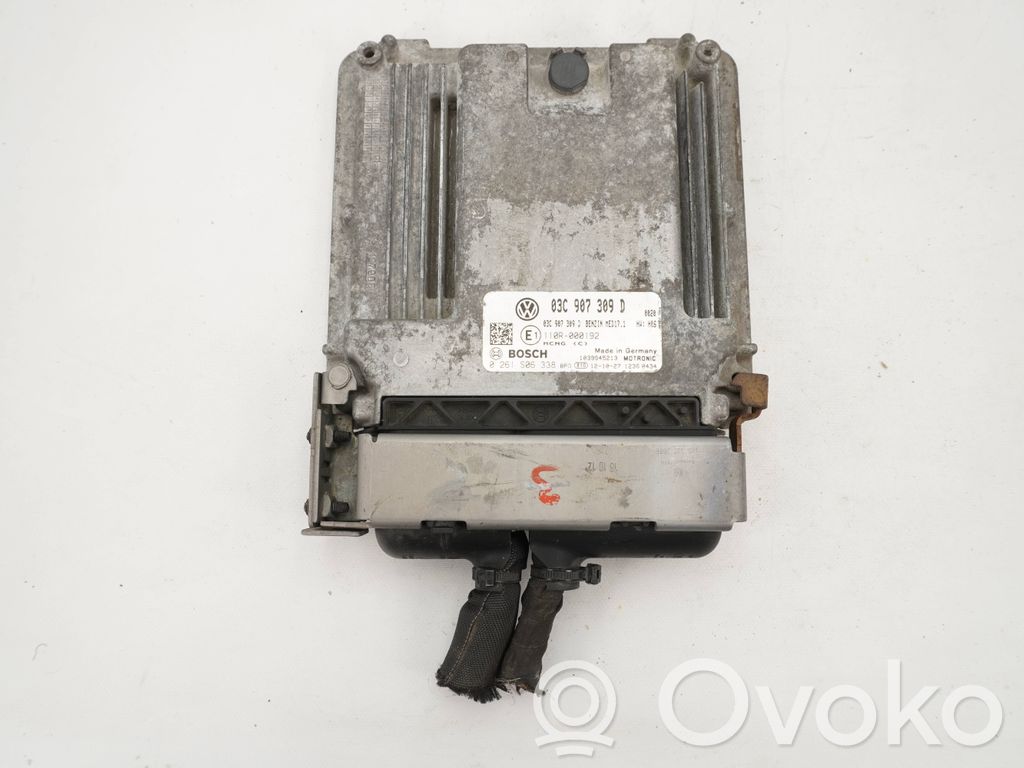 Volkswagen PASSAT B7 Engine control unit/module 