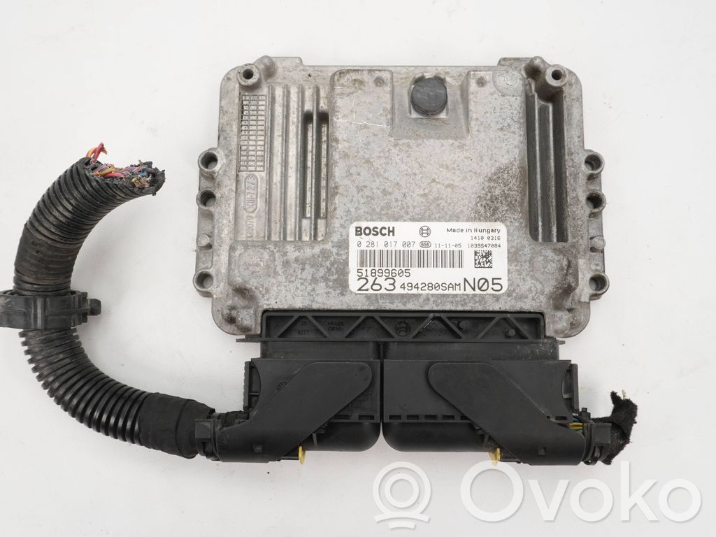 Opel Combo C Unidad de control/módulo del motor 