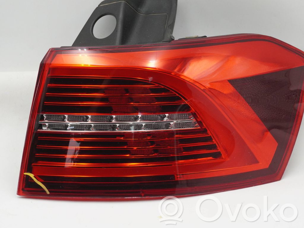 Lampa tylna   3G9945208J,3G9945208,3G9945428B