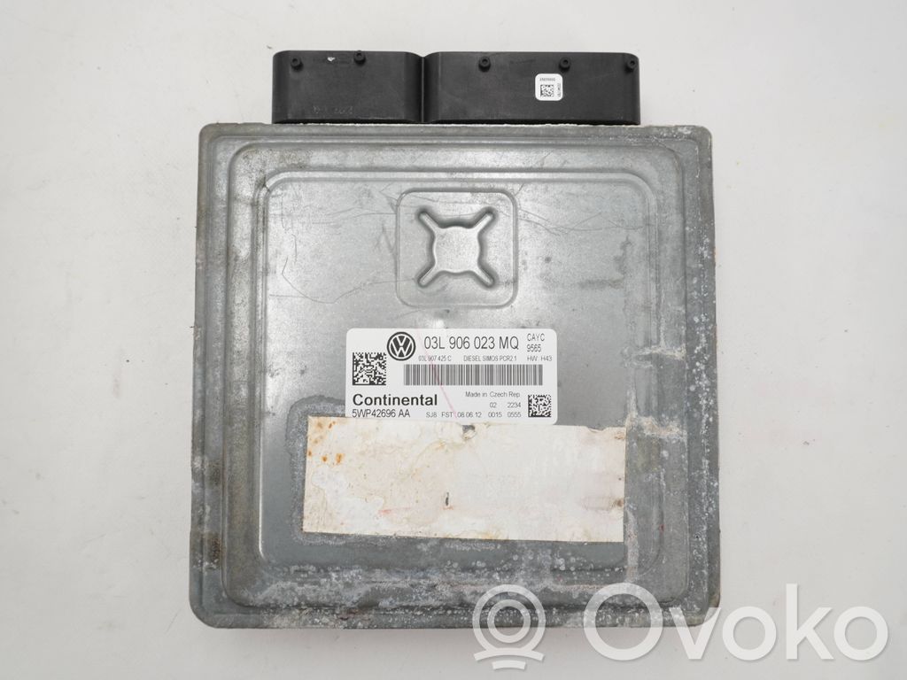 Volkswagen Golf VI Engine control unit/module 