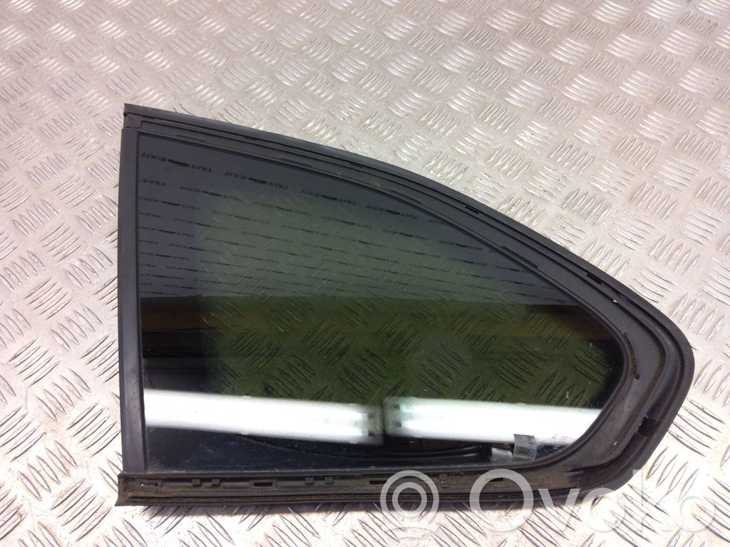 BMW X1 F48 F49 Finestrino laterale posteriore 