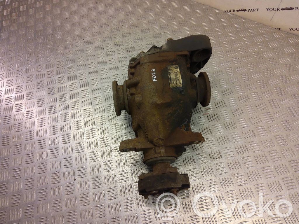 BMW 1 E82 E88 Aizmugurējais reduktors 