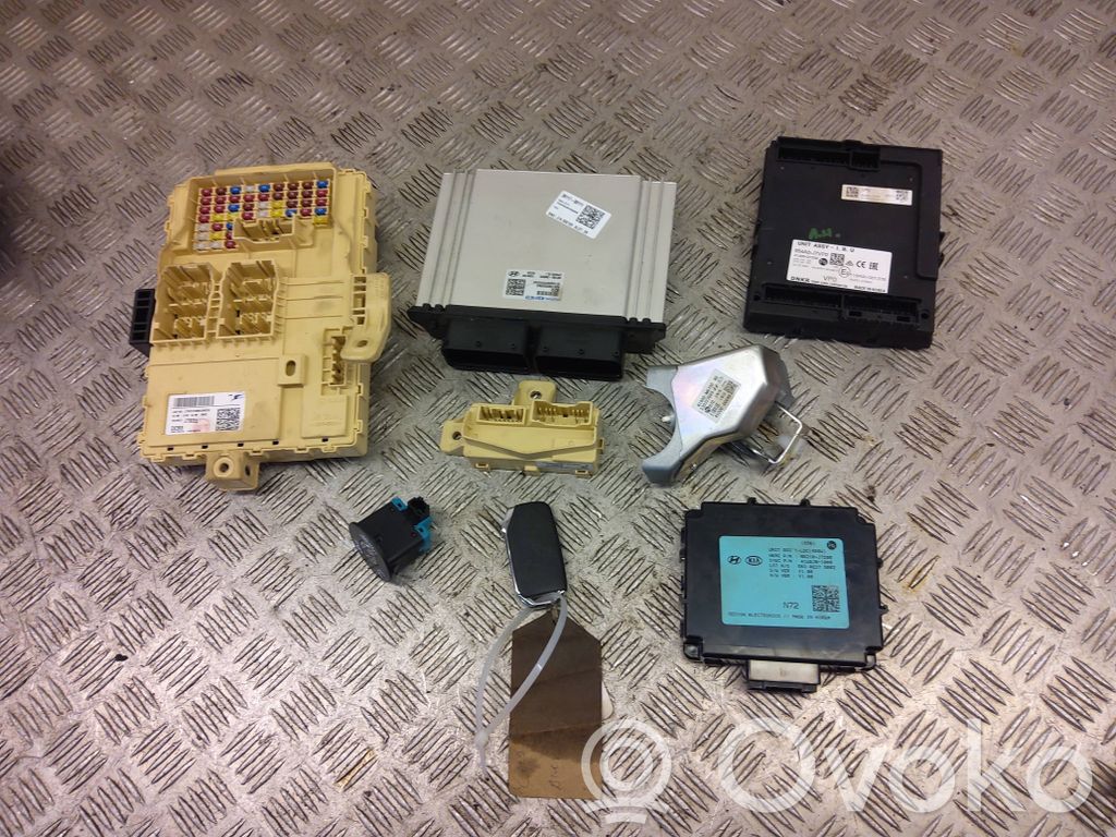 KIA Pro Cee'd III Komputer / Sterownik ECU i komplet kluczy 