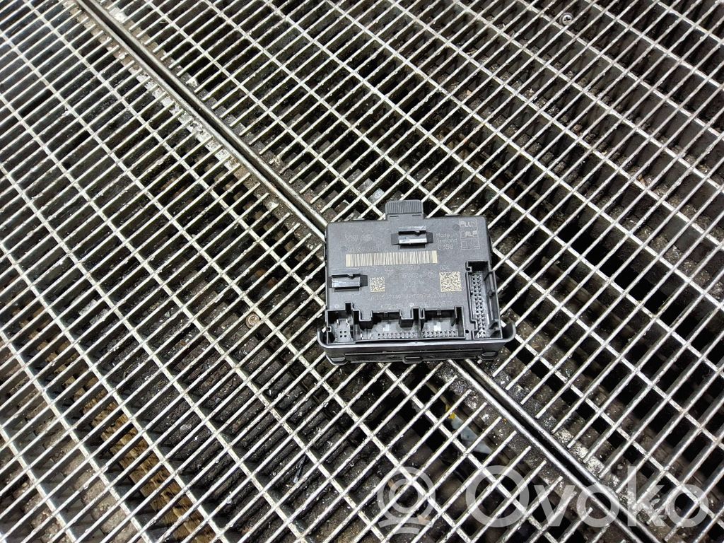 Door control unit/module   5Q0959593L,5Q0959593F