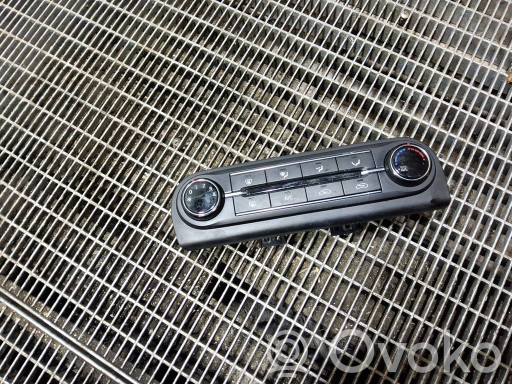 KIA Xceed Climate control unit 