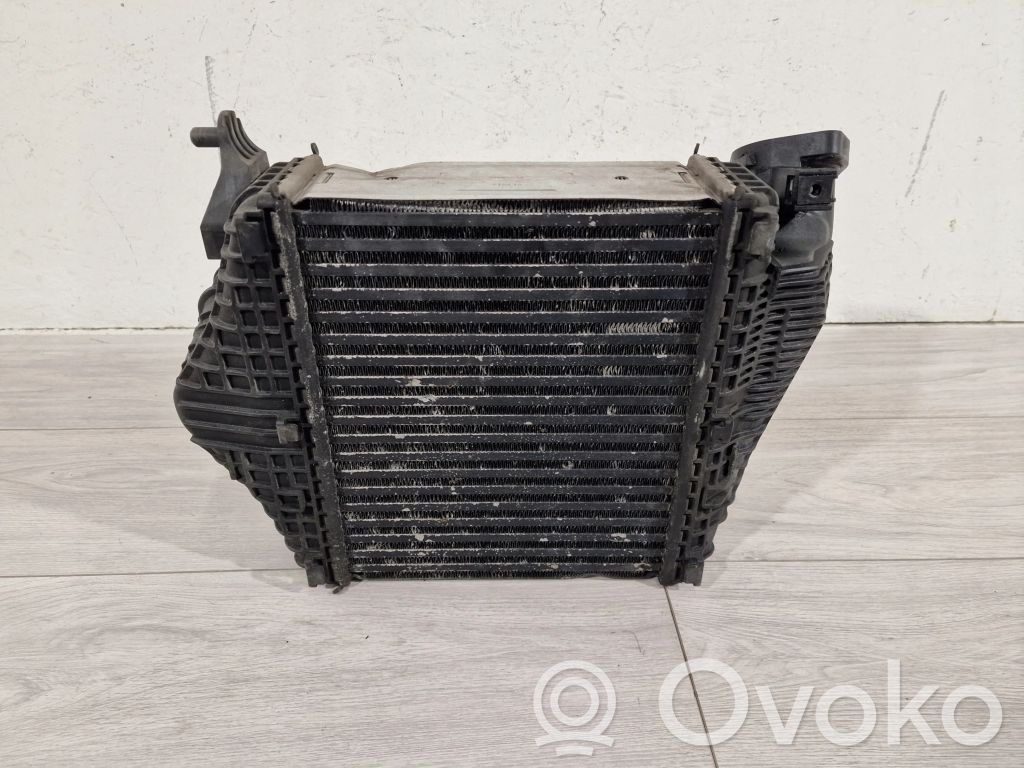 Audi RS Q8 Chłodnica powietrza doładowującego / Intercooler 