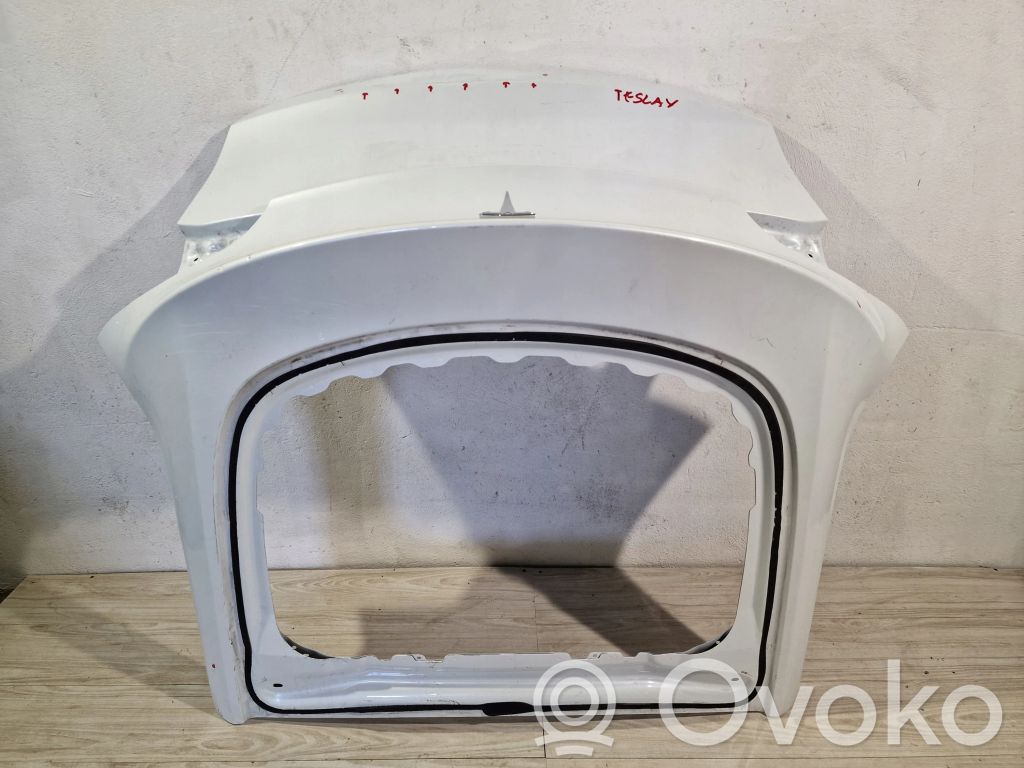 Tesla Model Y Tailgate/trunk/boot lid 
