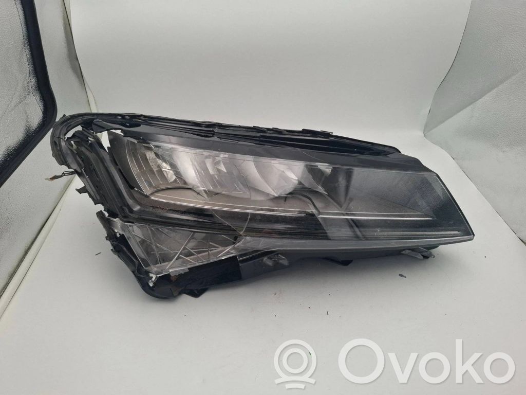Skoda Superb B8 (3V) Headlight/headlamp 