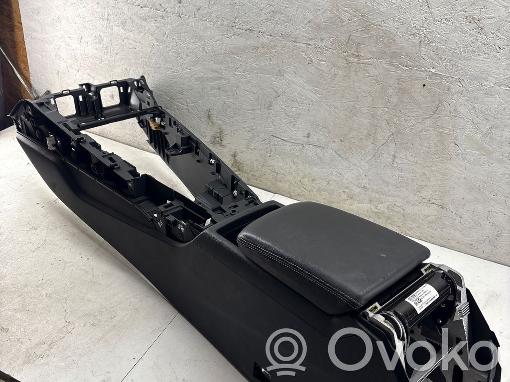 Audi A5 Center console 