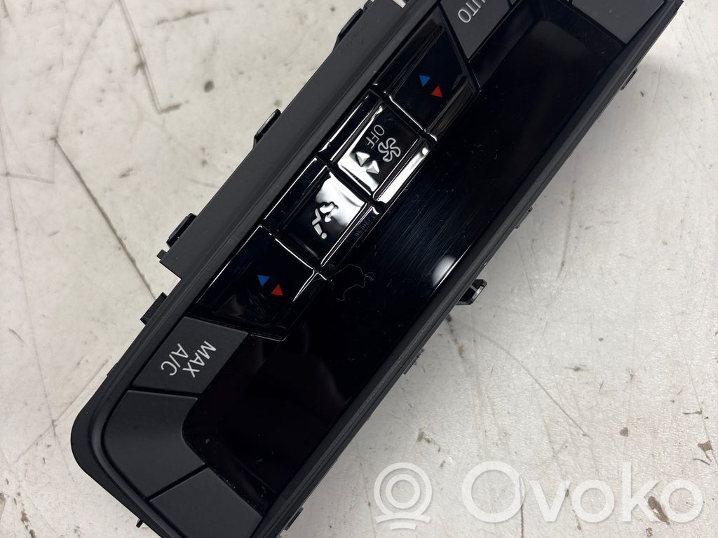 BMW iX Climate control unit 