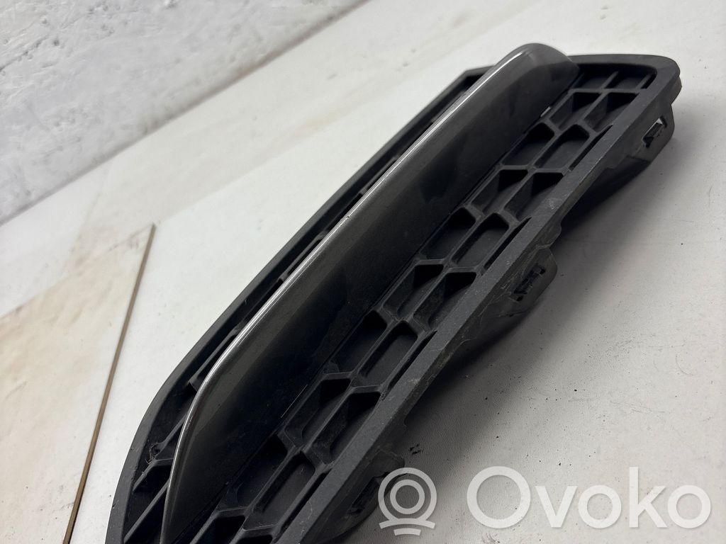BMW 2 F22 F23 Kratka dolna zderzaka przedniego 