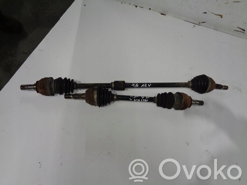 Opel Astra J Priekinis pusašis 