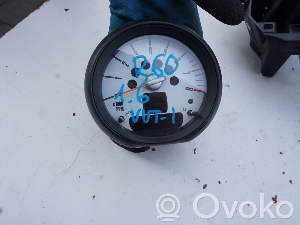 Mini Cooper Countryman R60 Speedometer (instrument cluster) 