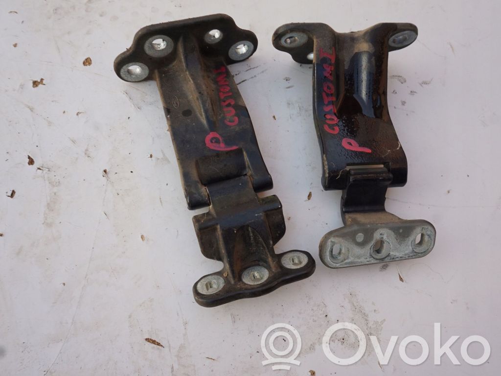Loading door hinge set