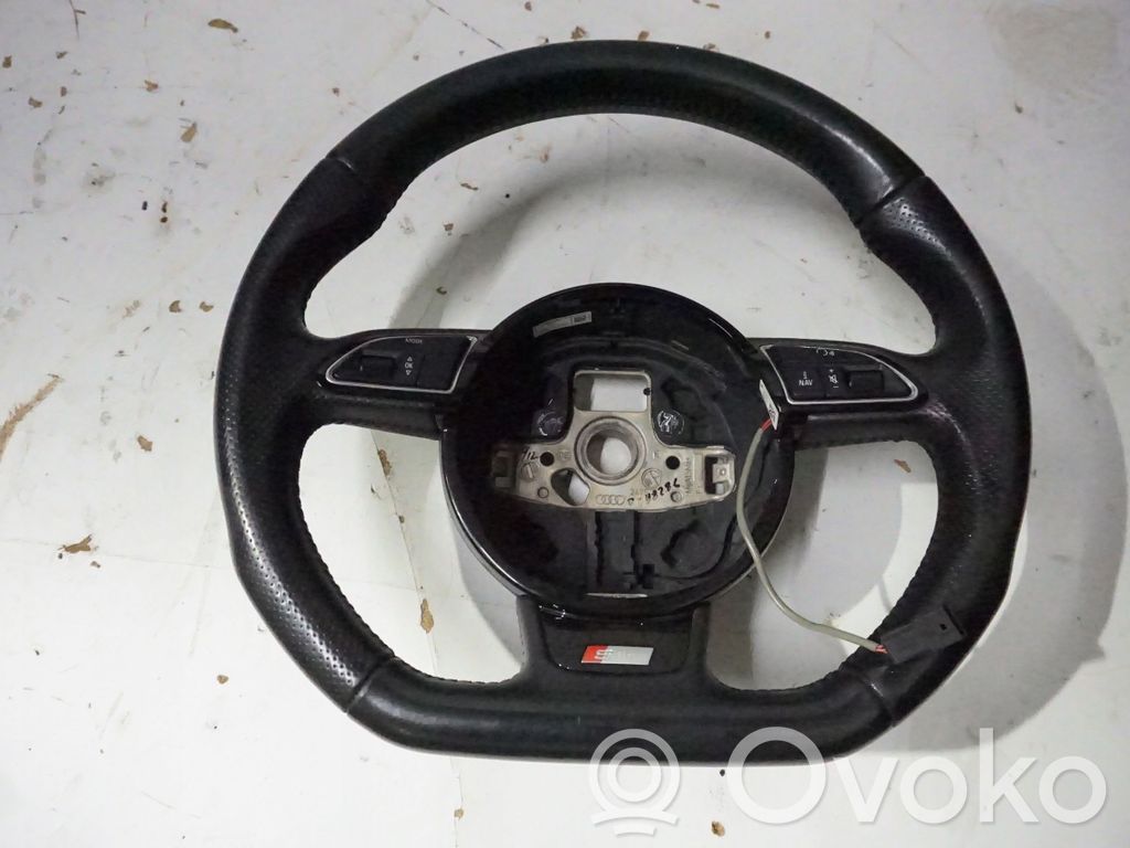 Audi A5 8T 8F Ohjauspyörä 