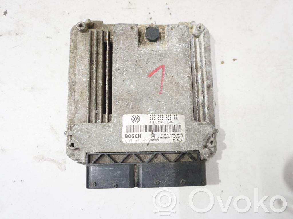 Volkswagen Touareg I Engine control unit/module 