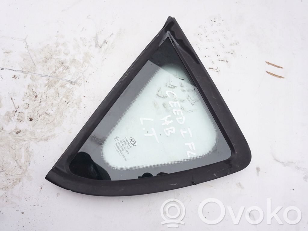 KIA Ceed Front triangle window/glass 