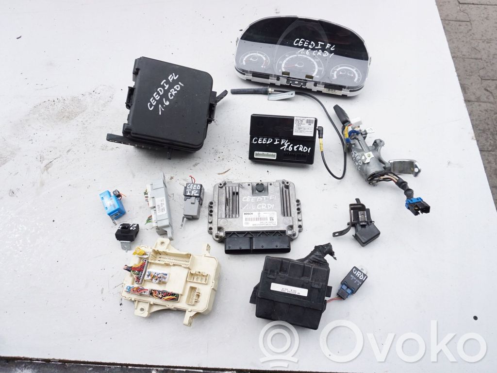 Unidad de control/módulo del motor   391142A511
