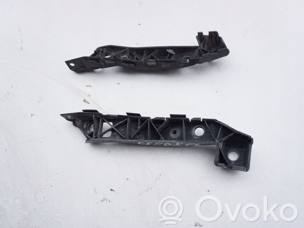 Rear bumper mounting bracket   LIZG